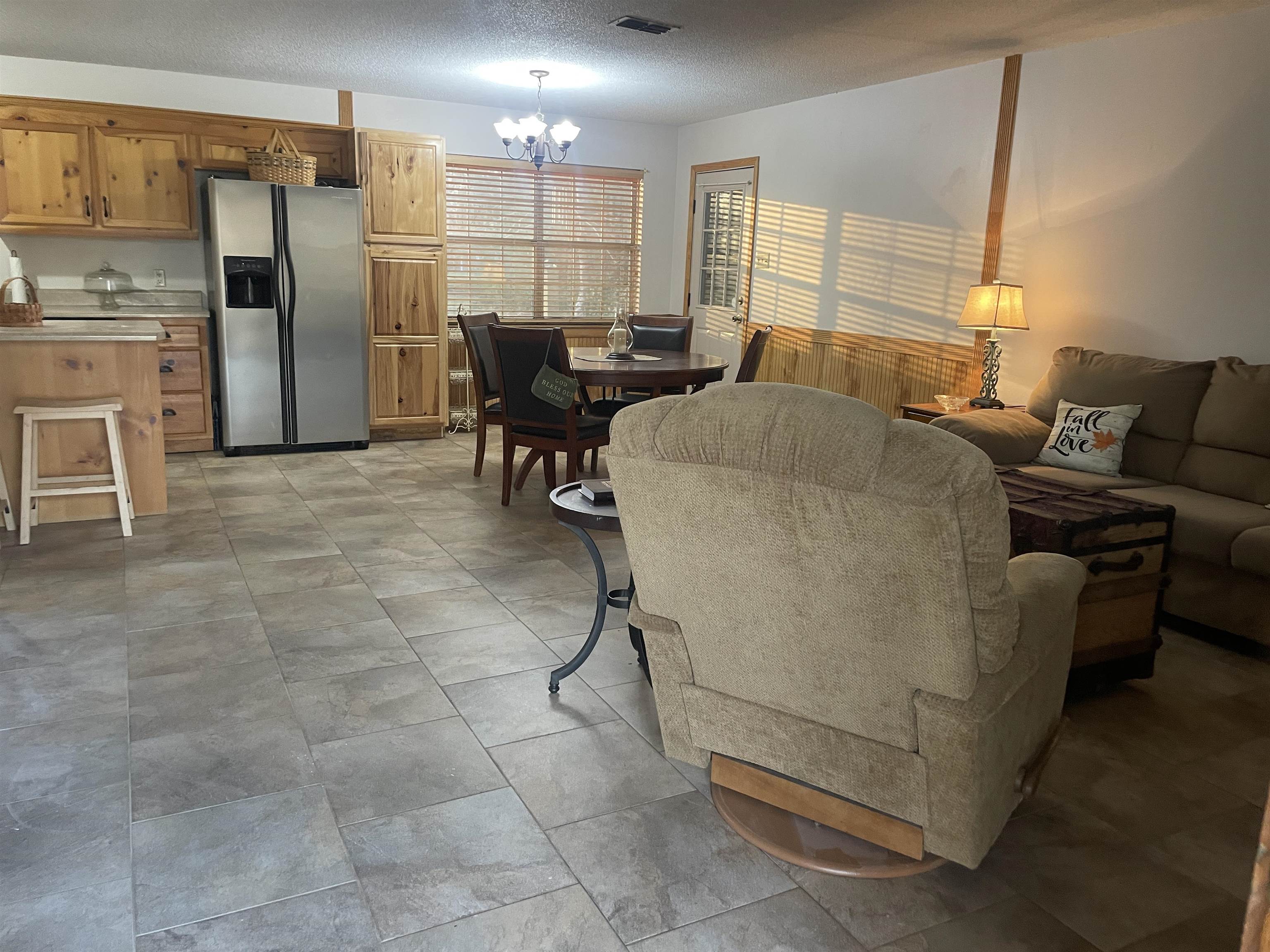 302 Woodlawn Avenue Atmore, AL 36502 - Photo 2 of 15 Living Room
