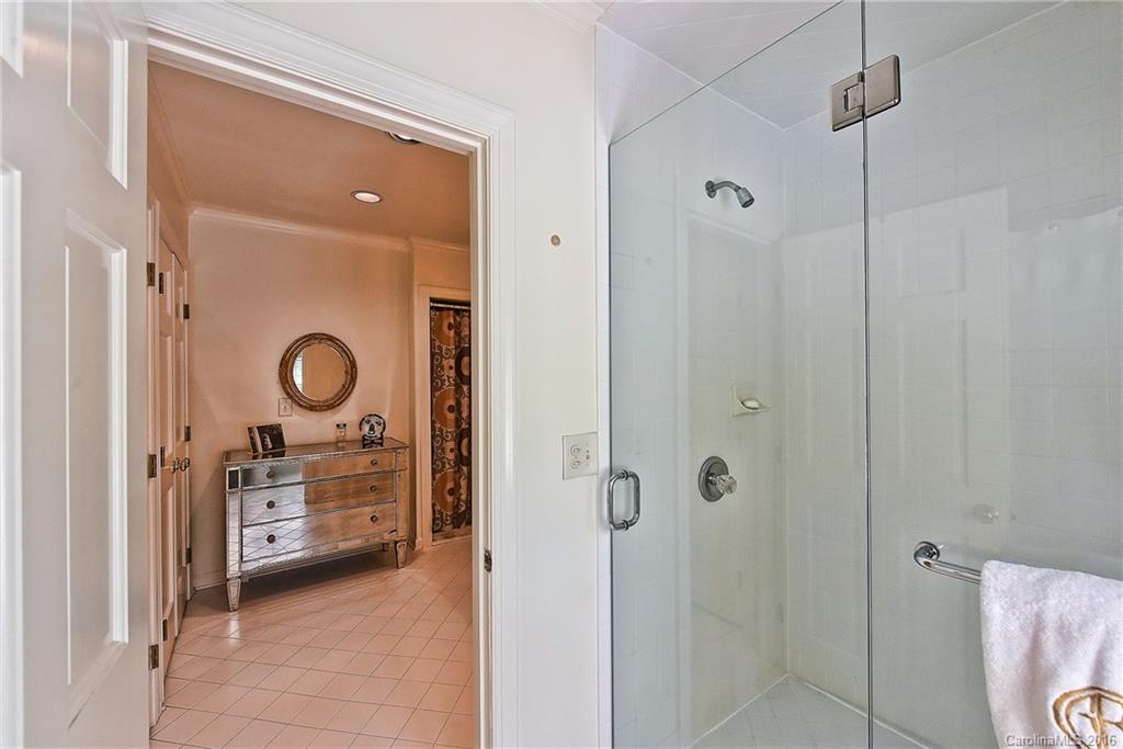 1925 Queens Road, Unit F2 Charlotte, NC 28207 - Photo 13 of 24 Gallery Image 13