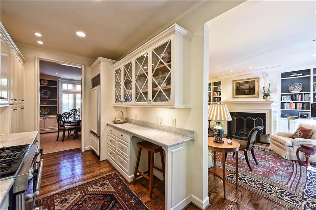 1925 Queens Road, Unit F2 Charlotte, NC 28207 - Photo 8 of 24 Gallery Image 8