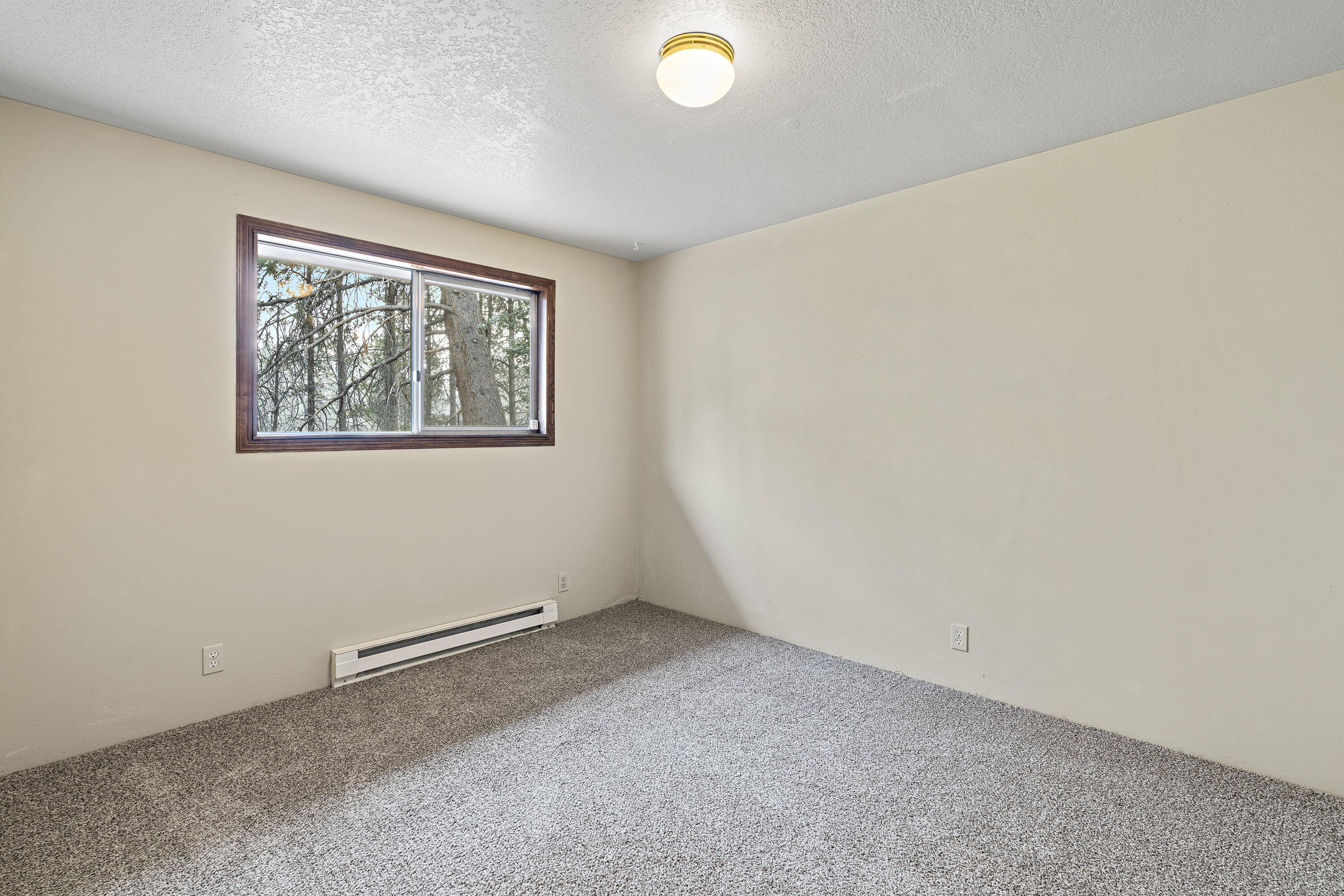 17315 Elsinore Road Bend, OR 97707 - Photo 24 of 41 24. Third Bedroom/Office