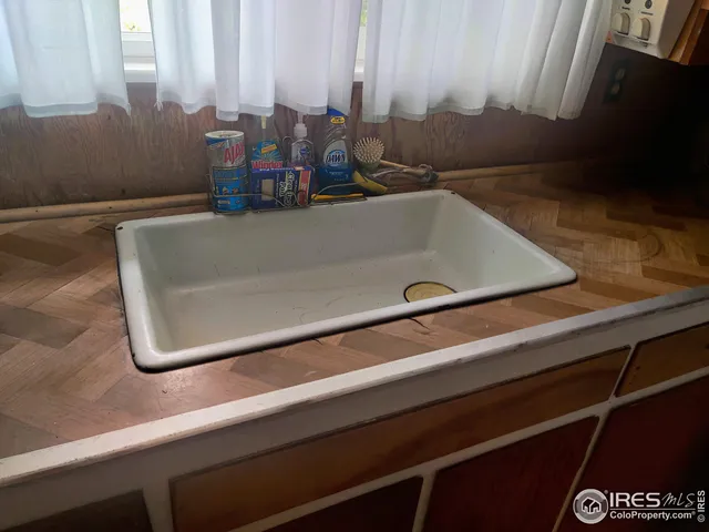 a close view of sink
