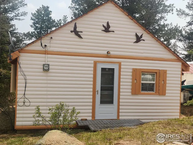 a view of a white house