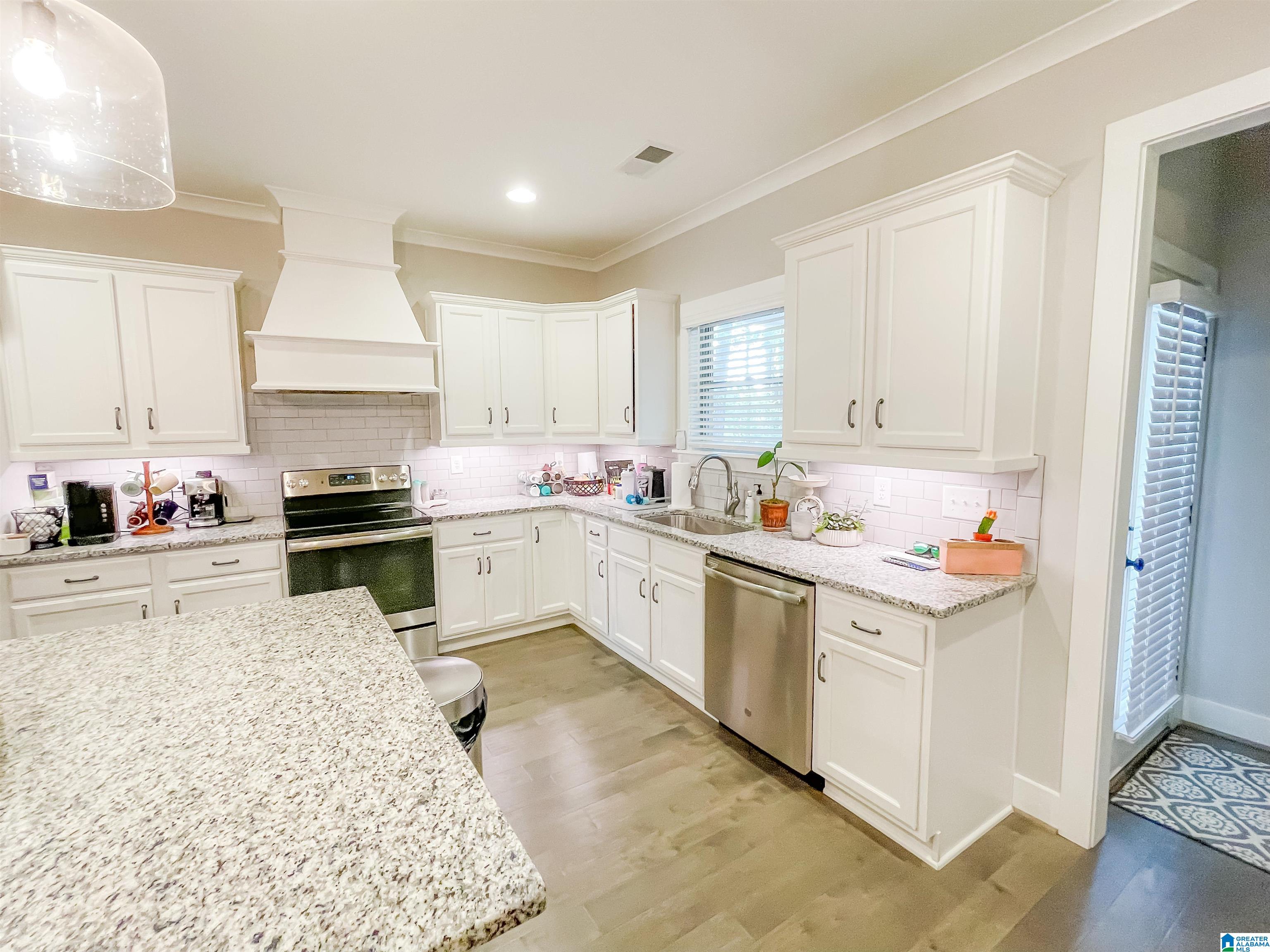 75 Parrish Circle Cropwell, AL 35054 - Photo 4 of 42