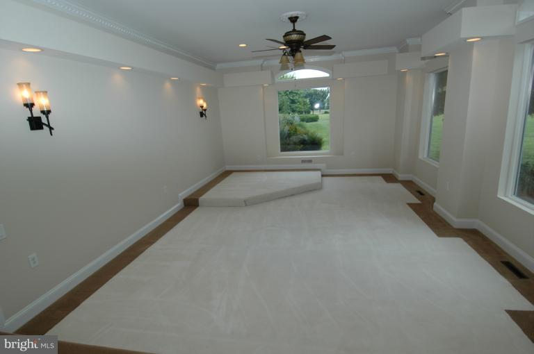 2852 Cox Neck Road Chester, MD 21619 - Photo 17 of 30 Living Room