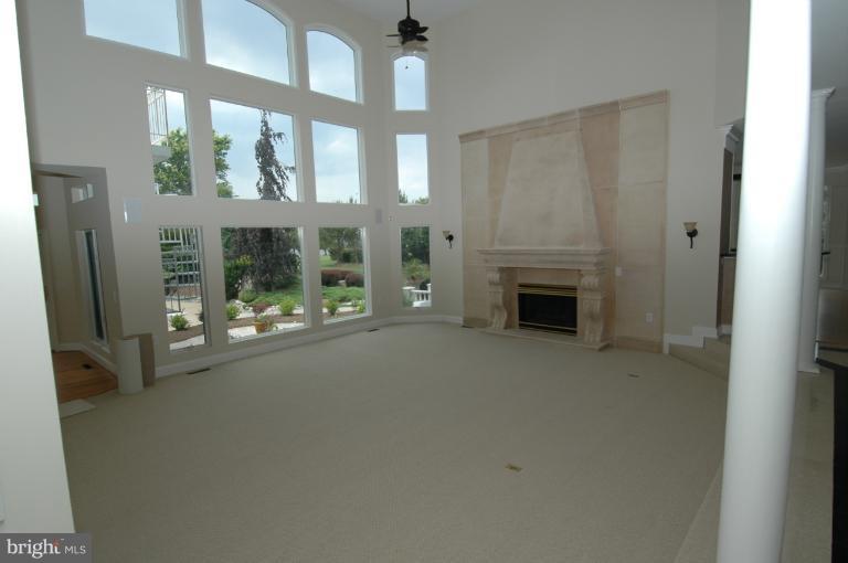 2852 Cox Neck Road Chester, MD 21619 - Photo 10 of 30 Family Room