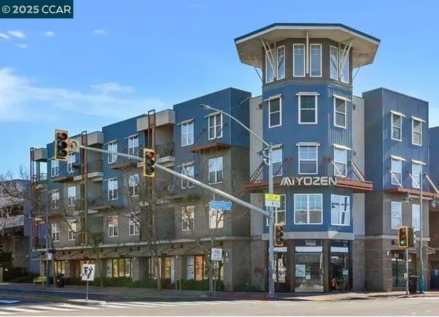 $489,000 | 1121 40th Street, Unit 3307, Emeryville, CA 94608