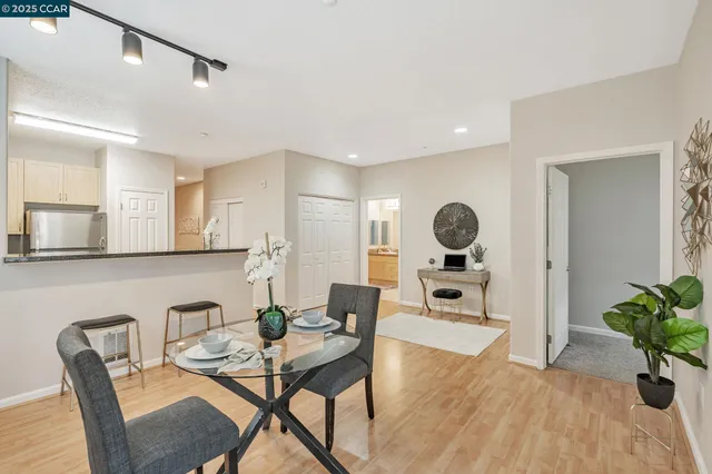 $489,000 | 1121 40th Street, Unit 3307, Emeryville, CA 94608