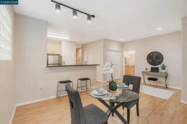 $489,000 | 1121 40th Street, Unit 3307, Emeryville, CA 94608