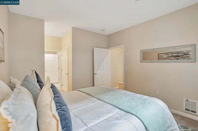 $489,000 | 1121 40th Street, Unit 3307, Emeryville, CA 94608