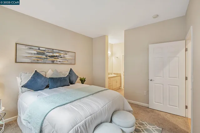 $489,000 | 1121 40th Street, Unit 3307, Emeryville, CA 94608