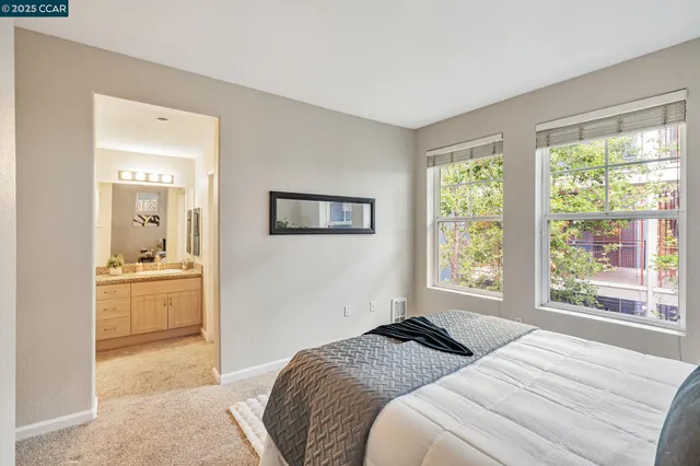 $489,000 | 1121 40th Street, Unit 3307, Emeryville, CA 94608