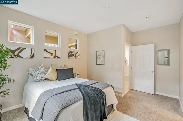 $489,000 | 1121 40th Street, Unit 3307, Emeryville, CA 94608