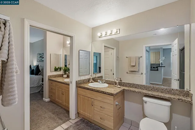 $489,000 | 1121 40th Street, Unit 3307, Emeryville, CA 94608