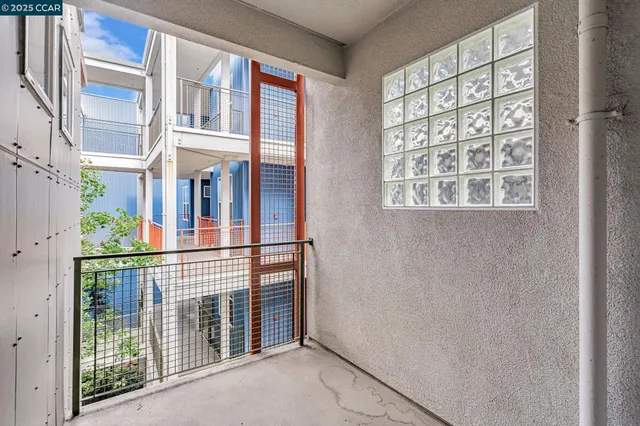 $489,000 | 1121 40th Street, Unit 3307, Emeryville, CA 94608
