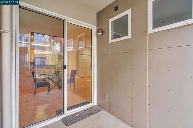 $489,000 | 1121 40th Street, Unit 3307, Emeryville, CA 94608