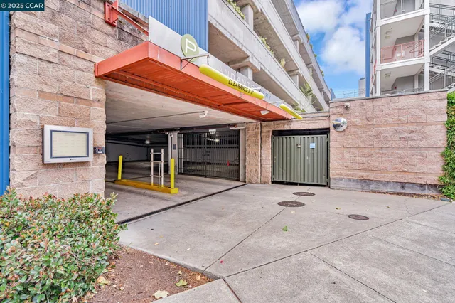 $489,000 | 1121 40th Street, Unit 3307, Emeryville, CA 94608