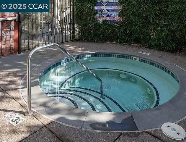$489,000 | 1121 40th Street, Unit 3307, Emeryville, CA 94608