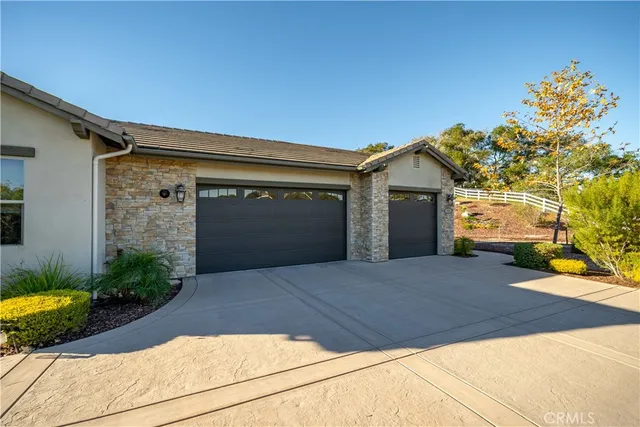 $1,995,000 | 701 White Court, Arroyo Grande, CA 93420
