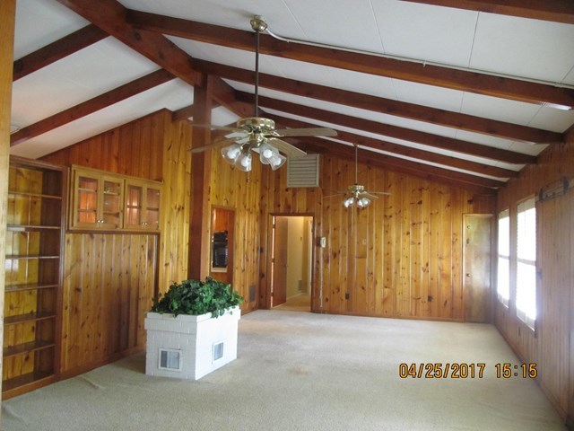 1062 Wriley Road McIntyre, GA 31054 - Photo 7 of 28 a view of a hallway with entryway
