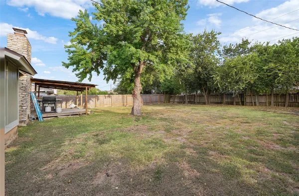 $1,850 | 505 East Logan Street, Round Rock, TX 78664