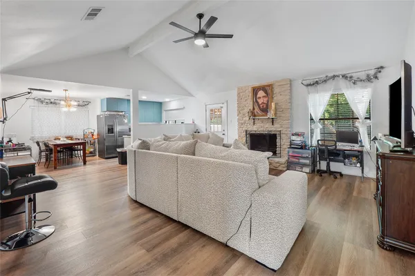 $1,850 | 505 East Logan Street, Round Rock, TX 78664