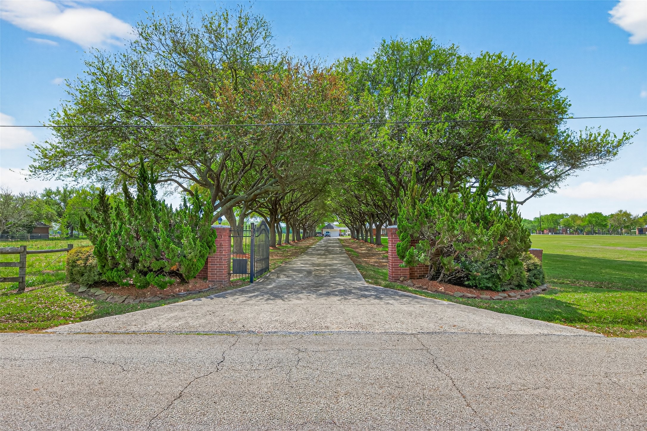 1608 Krenek Road Crosby, TX 77532 - Photo 2 of 43