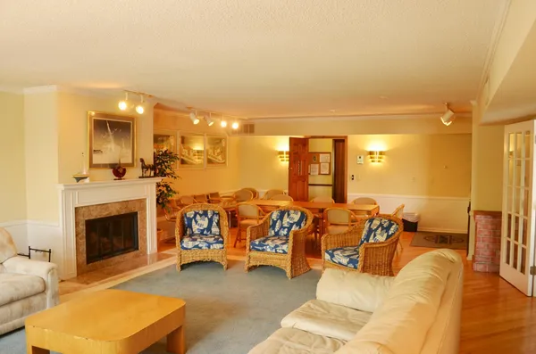 $125,000 | 4407 Wilshire Boulevard, Unit 304, Mound, MN 55364