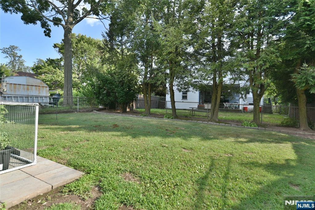 176 Harding Place Maywood, NJ 07607 - Photo 13 of 17