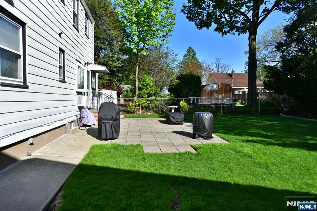 176 Harding Place Maywood, NJ 07607 - Photo 15 of 17