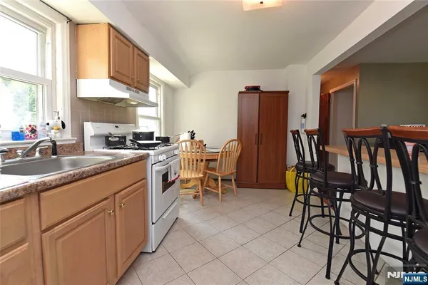 $1,750 | 176 Harding Place, Maywood, NJ 07607