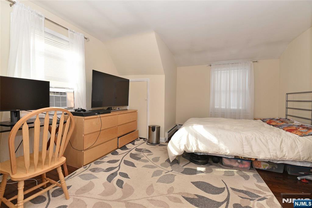 176 Harding Place Maywood, NJ 07607 - Photo 8 of 17