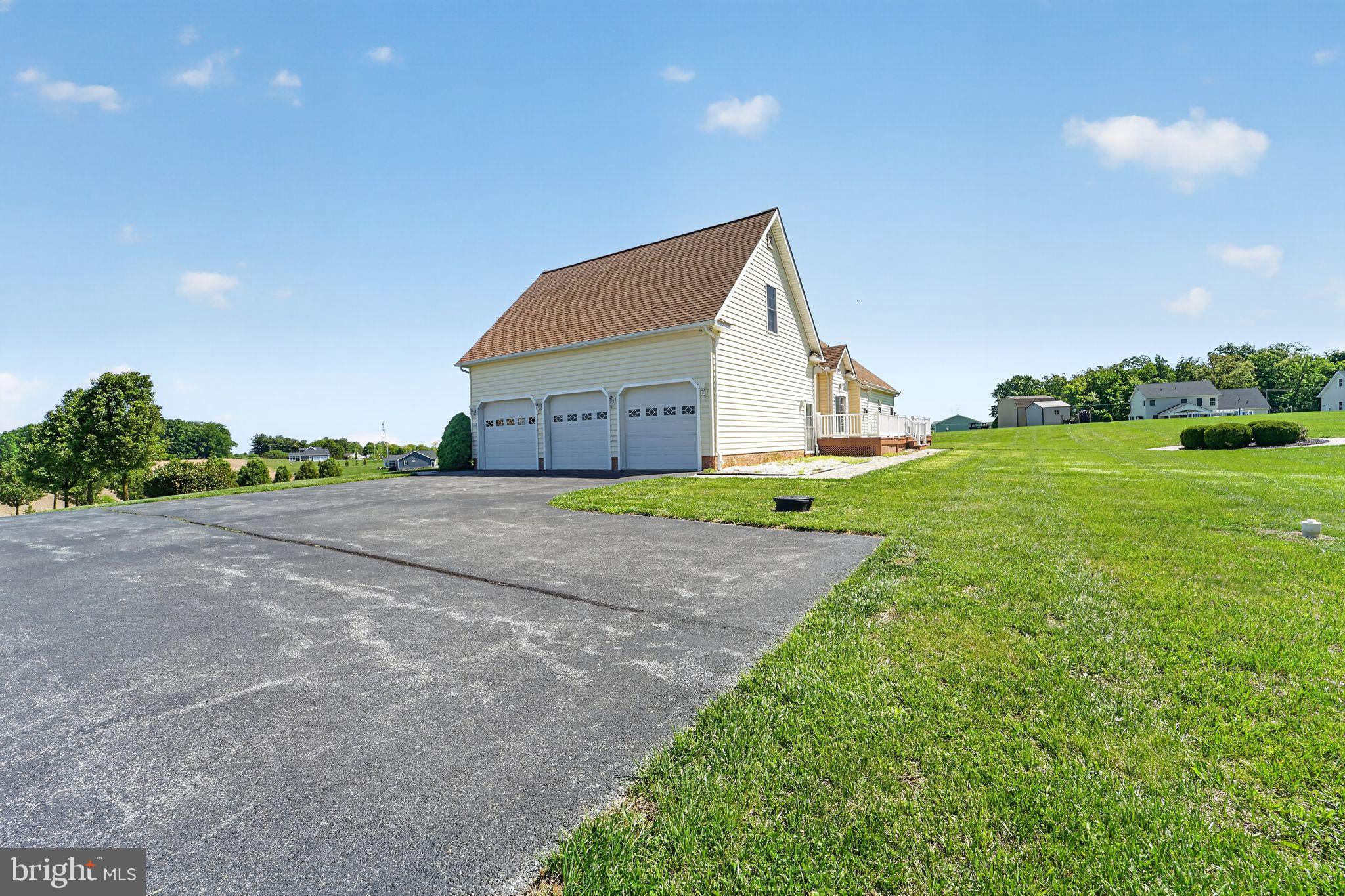 1165 Line Road Westminster, MD 21158 - Photo 65 of 75 View of attached 3 car garage