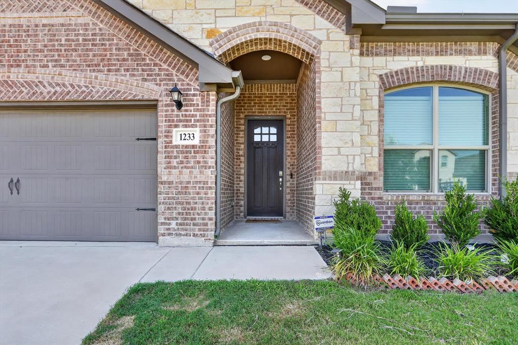 1233 Collett Sublett Road Kennedale, TX 76060 - Photo 2 of 34