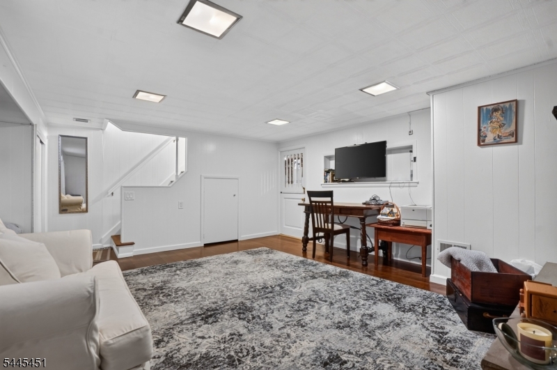 28 Kew Drive Springfield, NJ 07081 - Photo 19 of 29