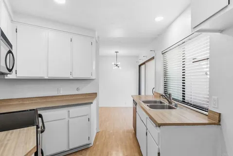$799,000 | 8427 Via Mallorca, Unit 115, La Jolla, CA 92037