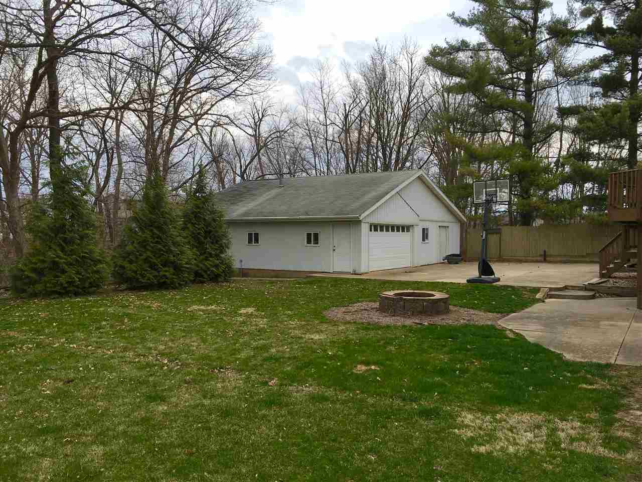 24813 Spring Creek Road Washington, IL 61571 - Photo 5 of 36 Gallery Image 5