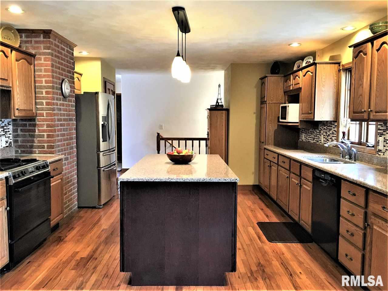 24813 Spring Creek Road Washington, IL 61571 - Photo 7 of 36 Gallery Image 7