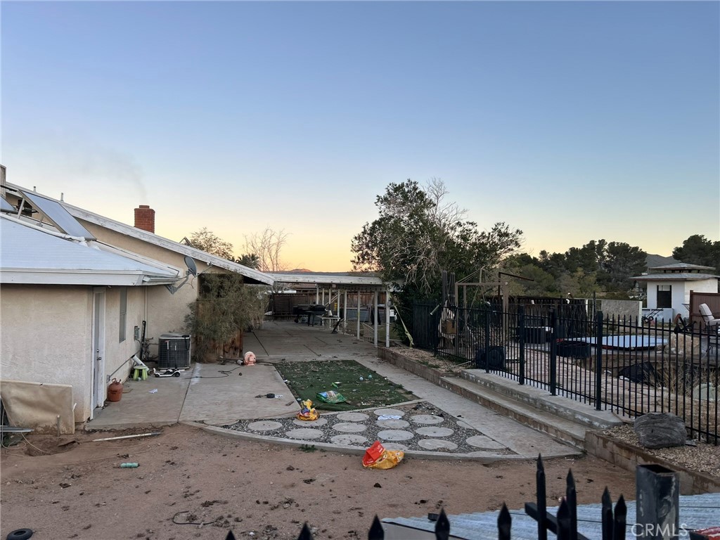 1749 Valley View Ridgecrest, CA 93555 - Photo 21 of 22 a view of a backyard