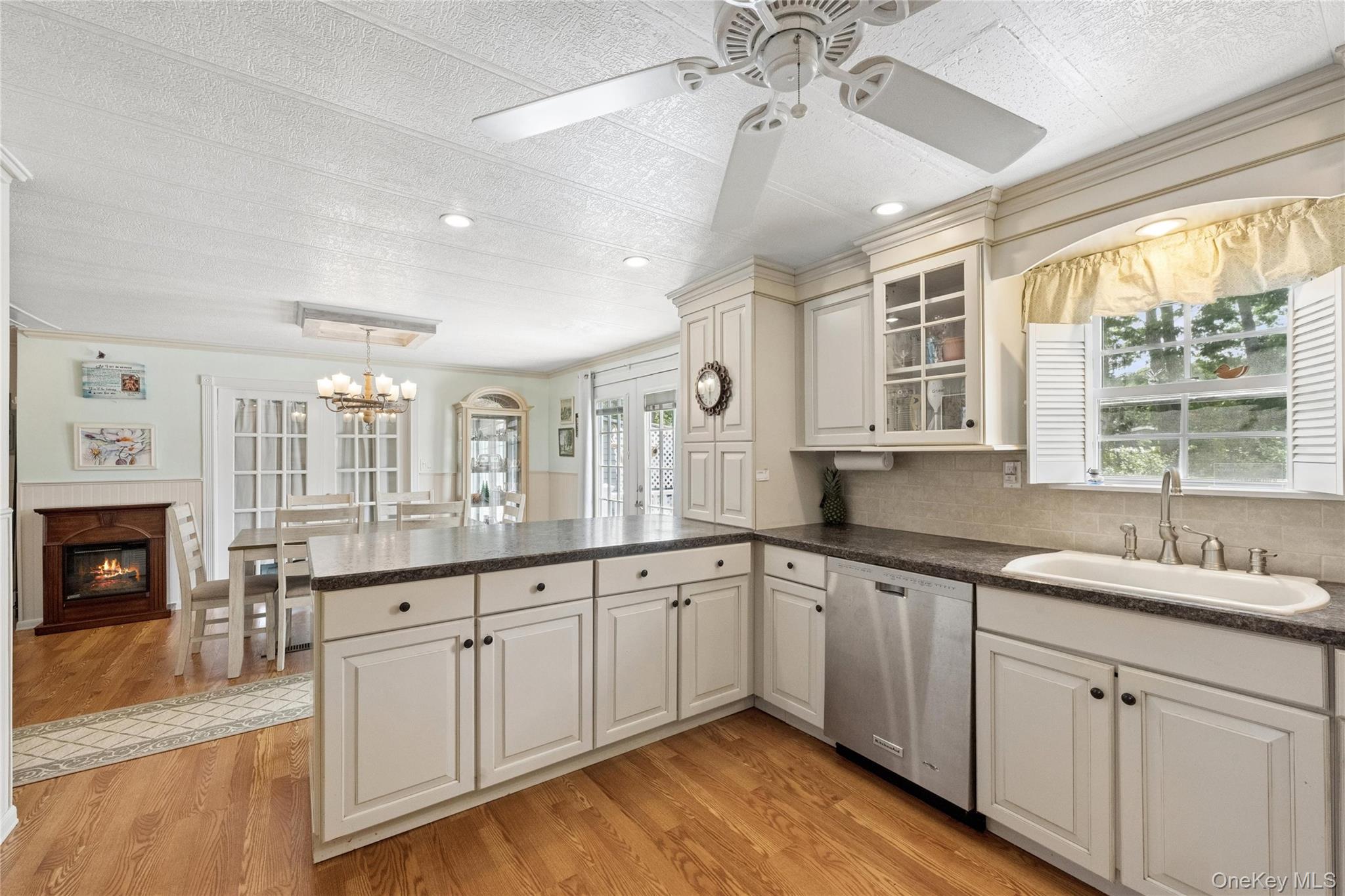 1661 Old Country Road, Unit 452A Riverhead, NY 11901 - Photo 5 of 17