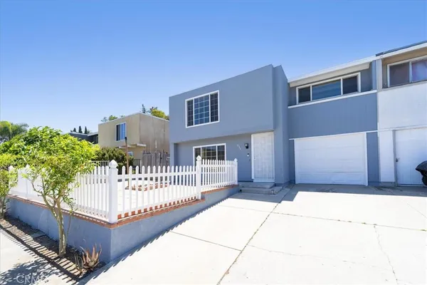 $599,900 | 835 Raintree Place, Vista, CA 92084