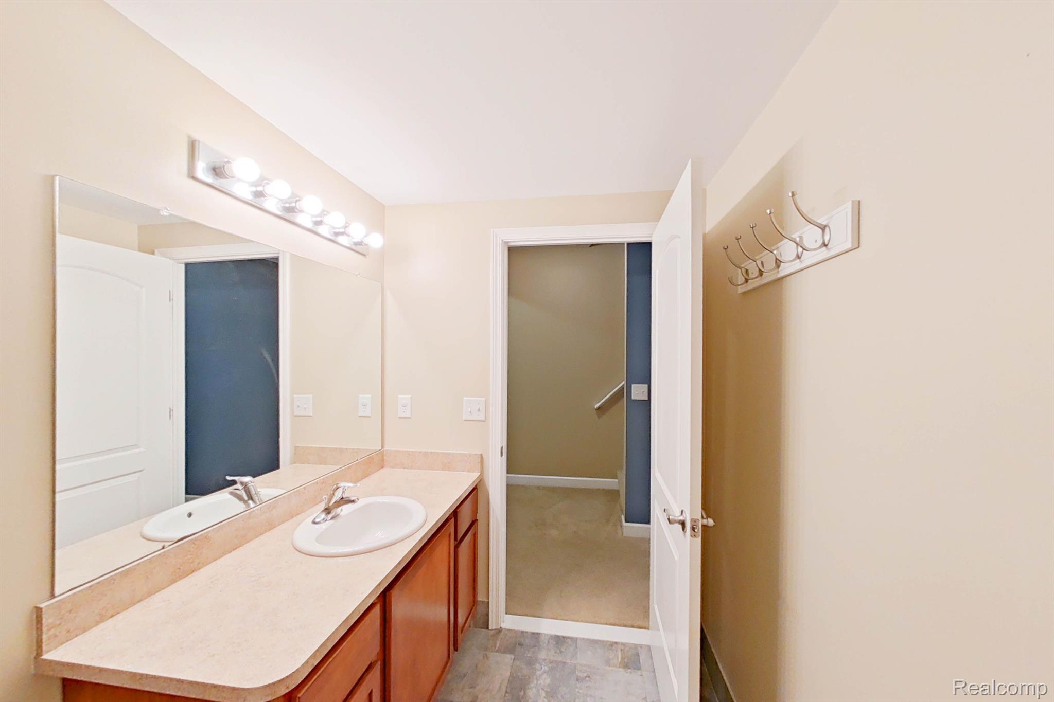 27147 Victoria Road Novi, MI 48374 - Photo 38 of 74 Gallery Image 38