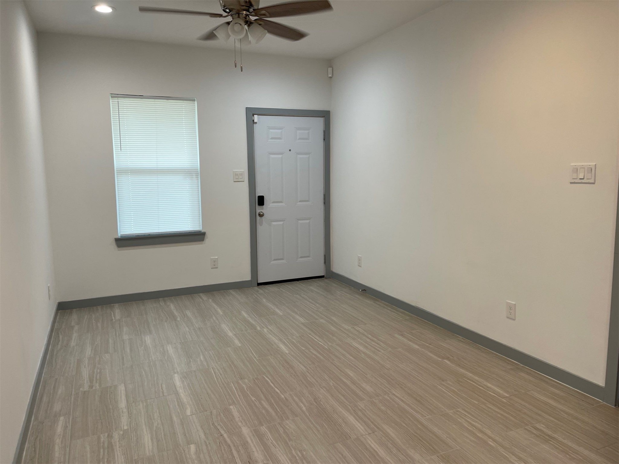 5226 Ridgevan Street Houston, TX 77053 - Photo 5 of 35