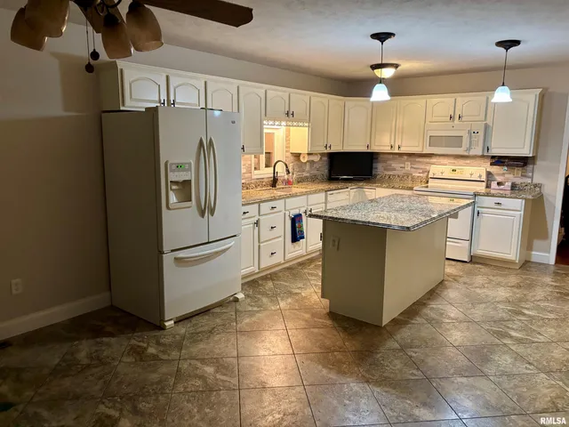 $299,900 | 2017 Cory Drive, Springfield, IL 62702