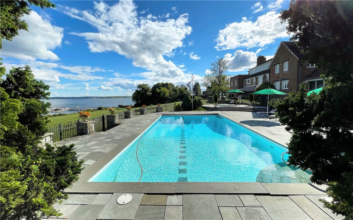 333 Poppasquash Road Bristol, RI 02809 - Photo 15 of 44