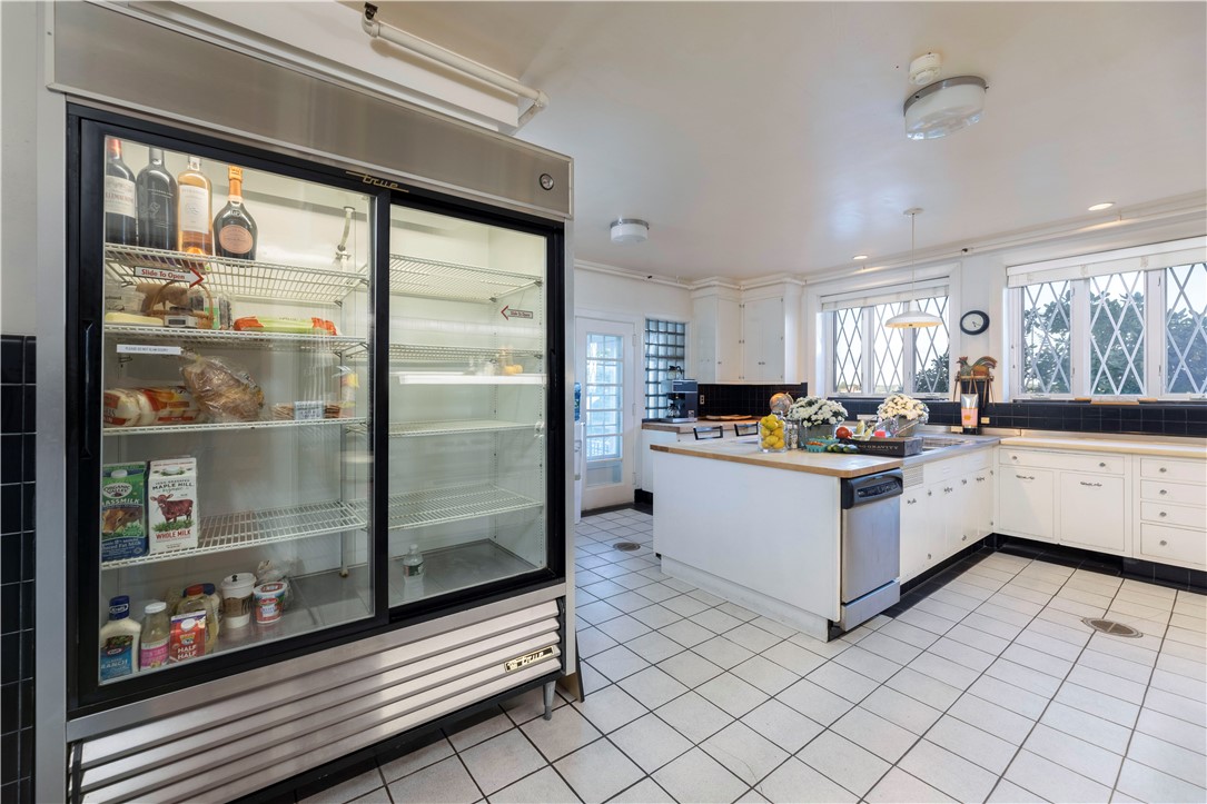 333 Poppasquash Road Bristol, RI 02809 - Photo 18 of 44