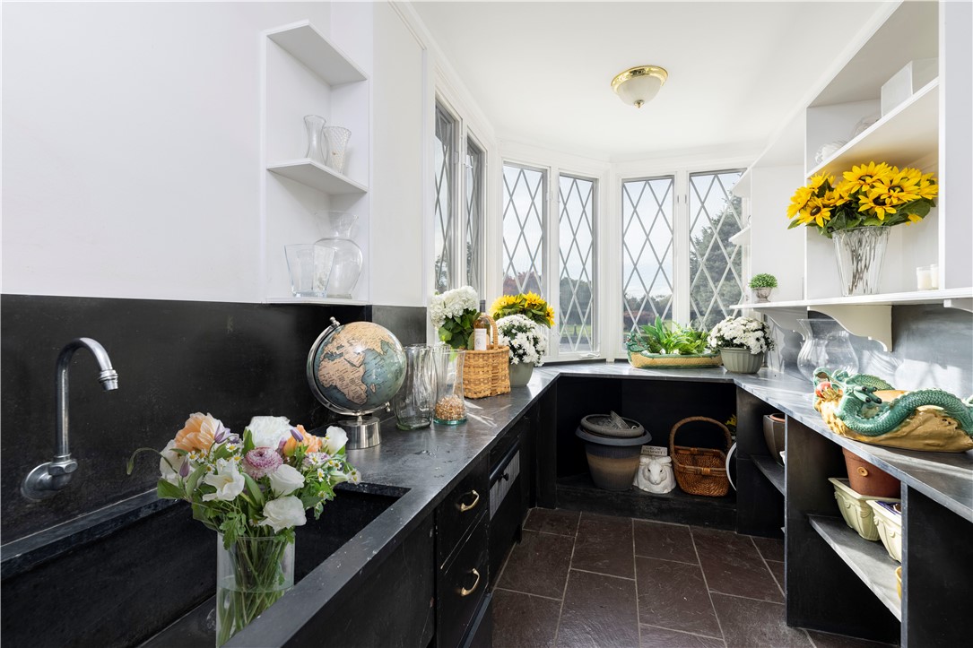 333 Poppasquash Road Bristol, RI 02809 - Photo 19 of 44