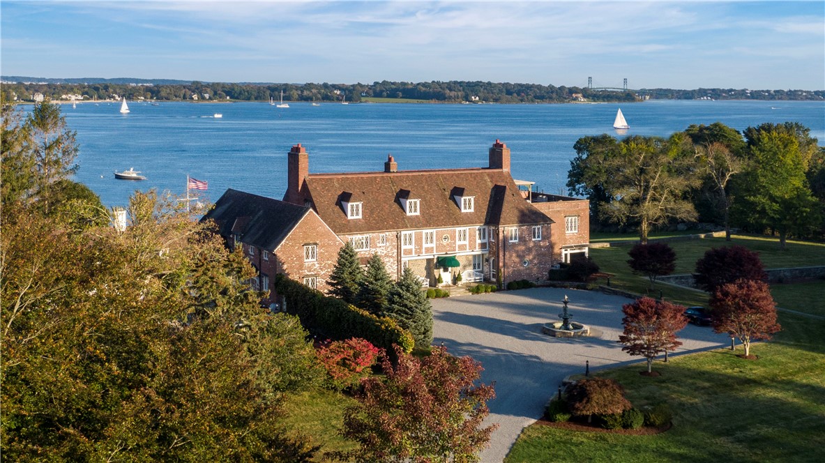 333 Poppasquash Road Bristol, RI 02809 - Photo 3 of 44