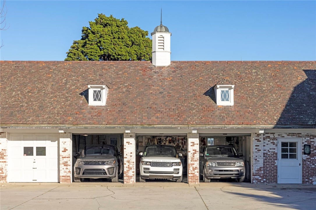 333 Poppasquash Road Bristol, RI 02809 - Photo 36 of 44