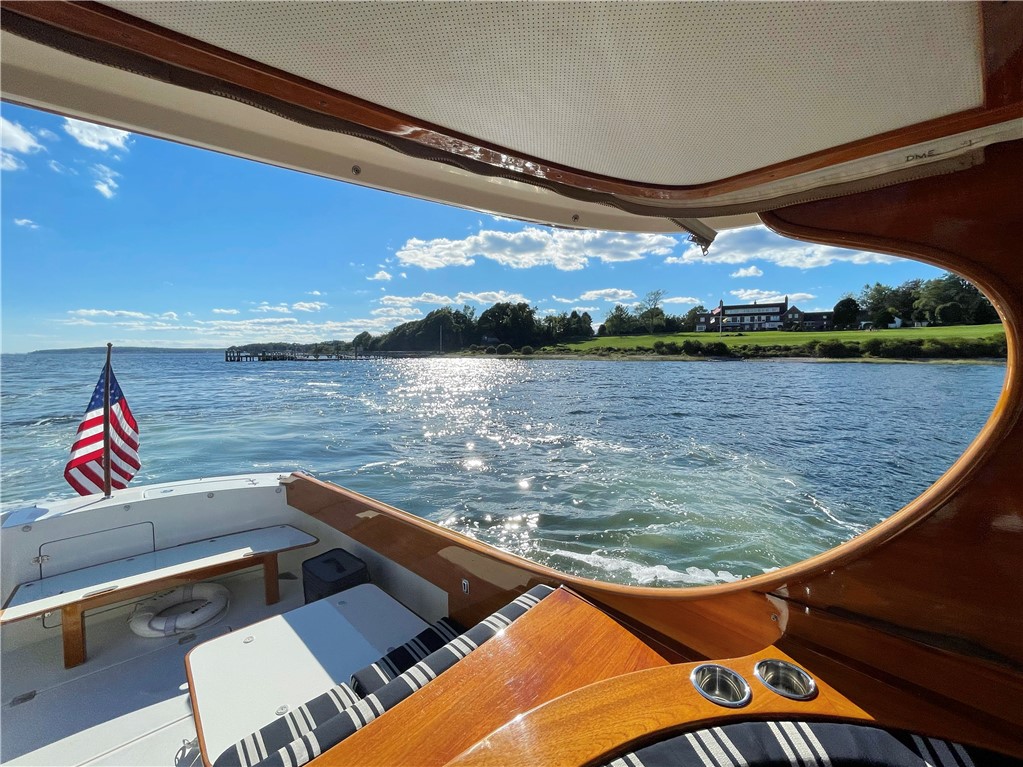 333 Poppasquash Road Bristol, RI 02809 - Photo 4 of 44