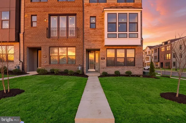 $589,990 | 5022 Henry King Way, Unit 23F, Bowie, MD 20715